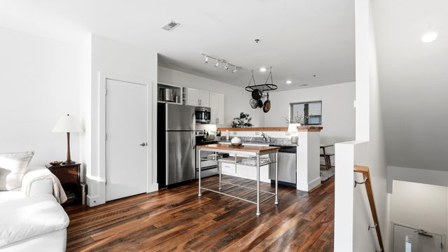 1225 4th Ave S Apt 114, Nashville, TN 37210