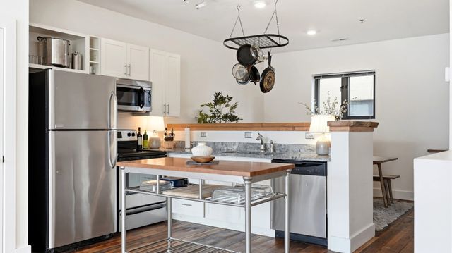 1225 4th Ave S Apt 114, Nashville, TN 37210