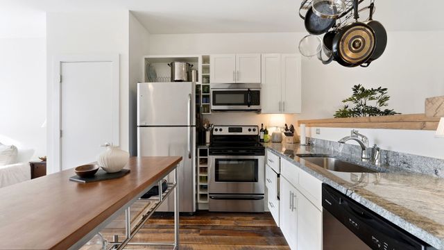 1225 4th Ave S Apt 114, Nashville, TN 37210