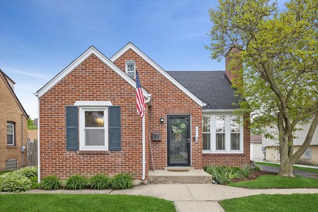 923 S Fairfield Avenue, Elmhurst, IL 60126