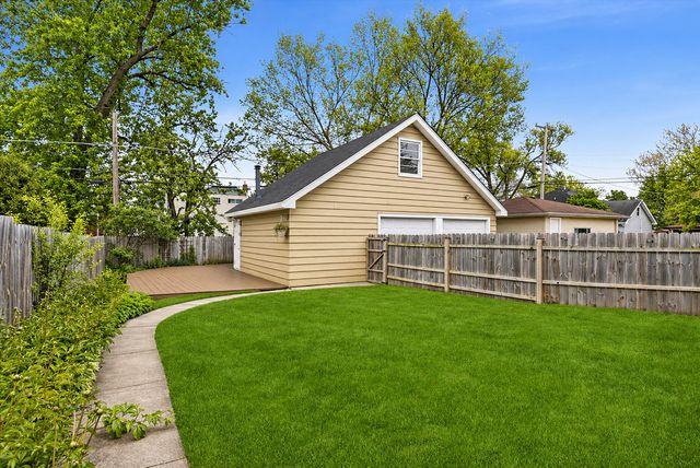 923 S Fairfield Avenue, Elmhurst, IL 60126