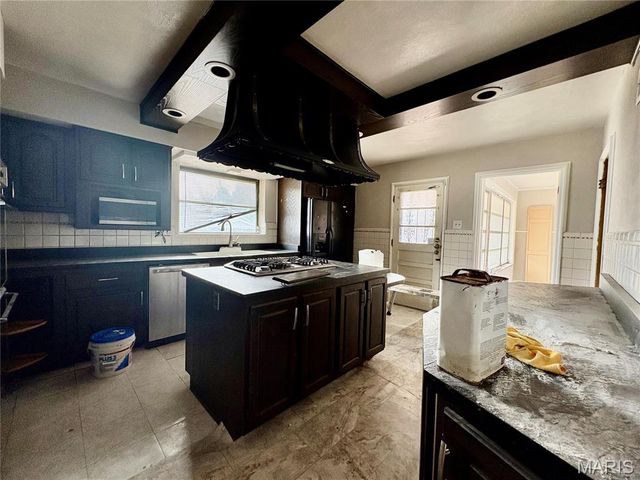 6100 Garesche Avenue, St Louis, MO 63136