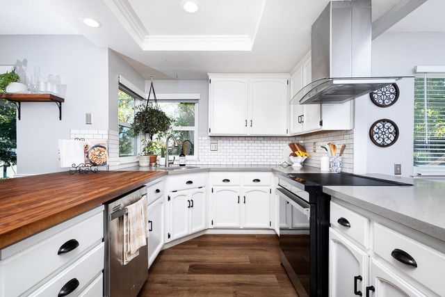 1830 Pebblewood Dr, Sacramento, CA 95833