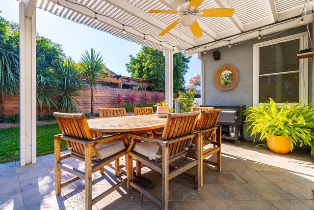 1830 Pebblewood Dr, Sacramento, CA 95833