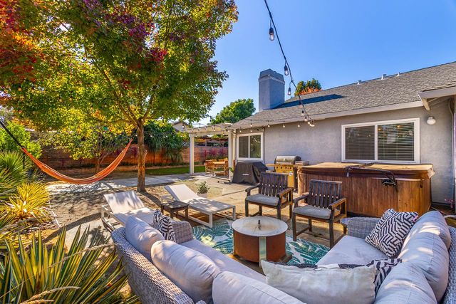 1830 Pebblewood Dr, Sacramento, CA 95833