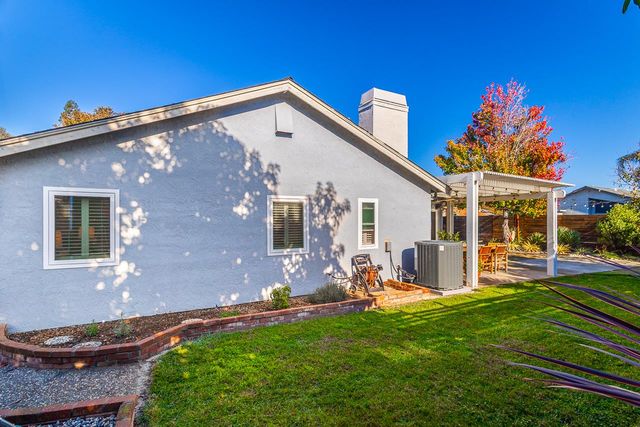 1830 Pebblewood Dr, Sacramento, CA 95833