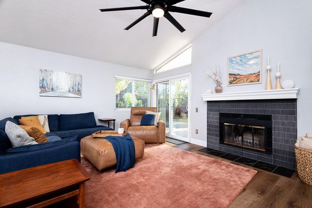 1830 Pebblewood Dr, Sacramento, CA 95833