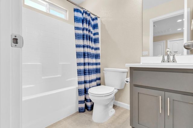 2809 Hawaiian Petrel Ave, Modesto, CA 95355