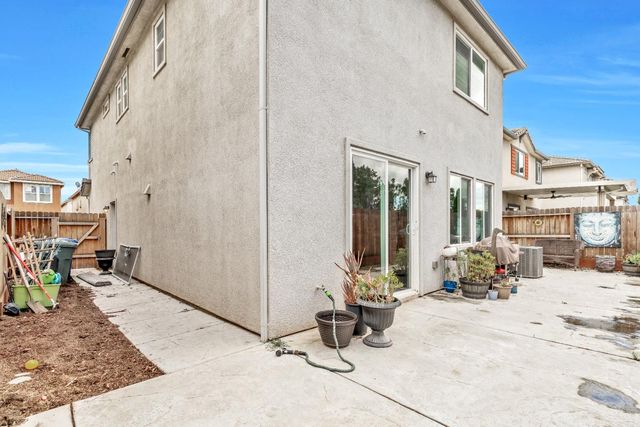 2809 Hawaiian Petrel Ave, Modesto, CA 95355
