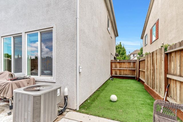 2809 Hawaiian Petrel Ave, Modesto, CA 95355