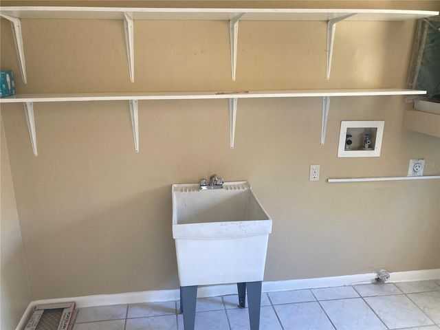 3588 MERIDEN AVENUE B, Oldsmar, FL 34677