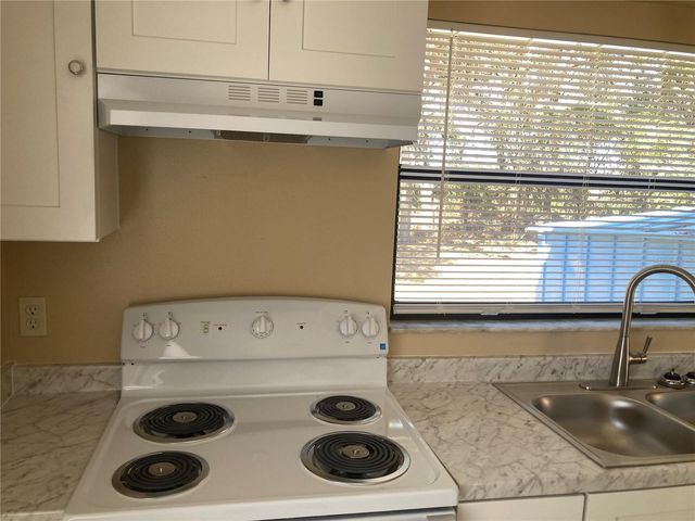 3588 MERIDEN AVENUE B, Oldsmar, FL 34677