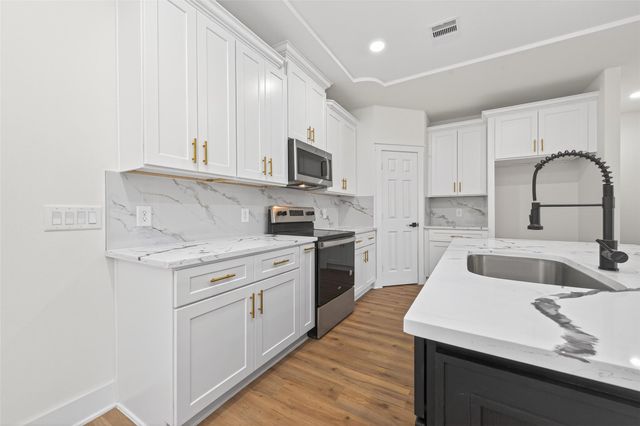 1042 Gazing Pine Street, Huffman, TX 77336