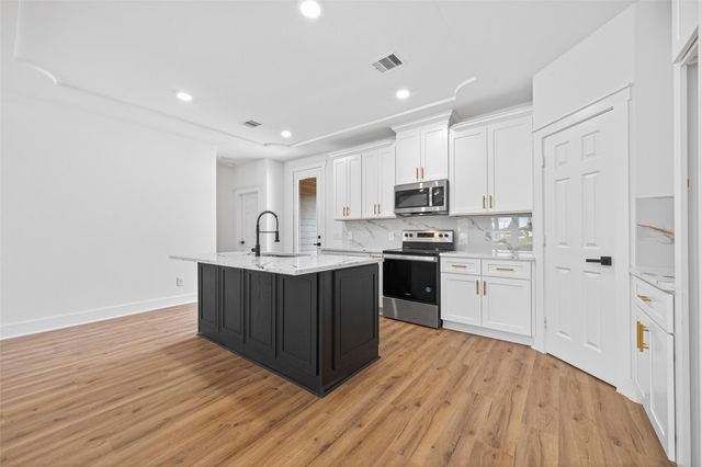 1042 Gazing Pine Street, Huffman, TX 77336