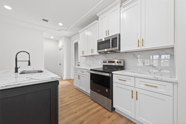 1042 Gazing Pine Street, Huffman, TX 77336