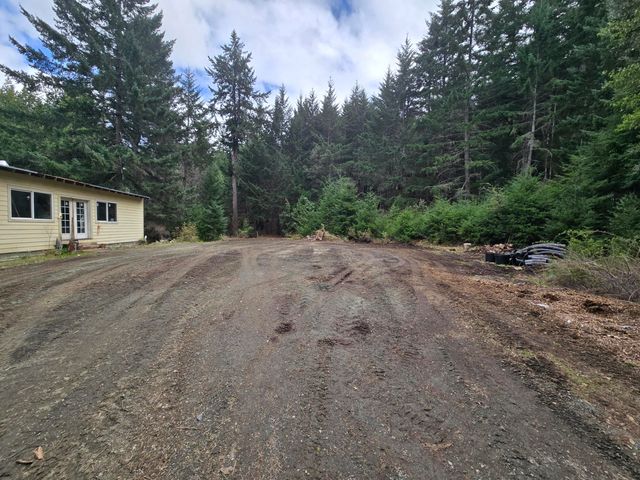 3790 Thomas Road, Miranda, CA 95553