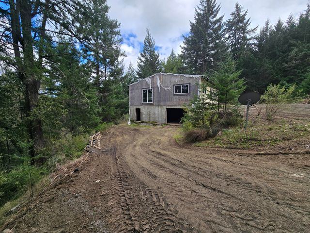 3790 Thomas Road, Miranda, CA 95553