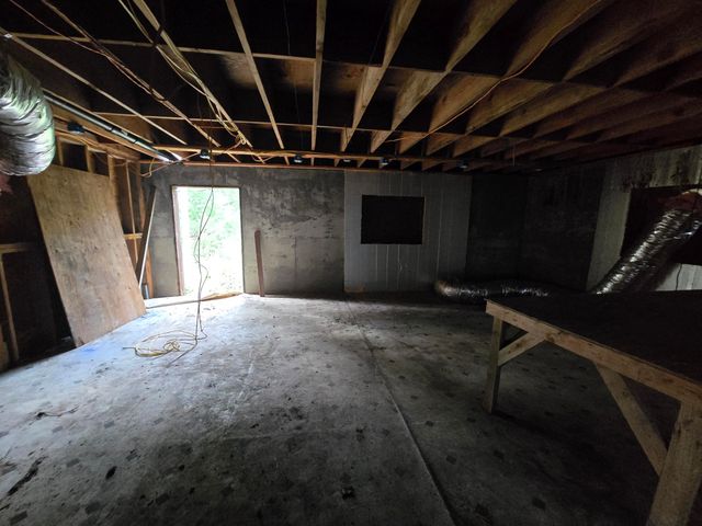 3790 Thomas Road, Miranda, CA 95553