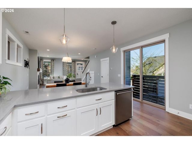 9043 Sw WEST HAVEN Dr, Portland, OR 97225