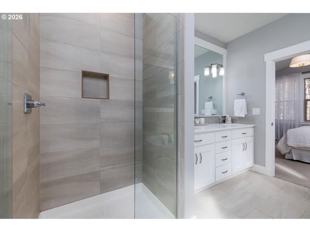 9043 Sw WEST HAVEN Dr, Portland, OR 97225