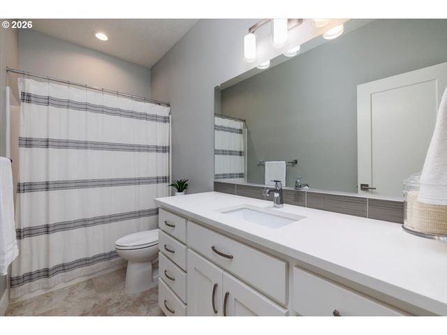 9043 Sw WEST HAVEN Dr, Portland, OR 97225