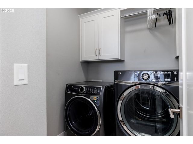 9043 Sw WEST HAVEN Dr, Portland, OR 97225