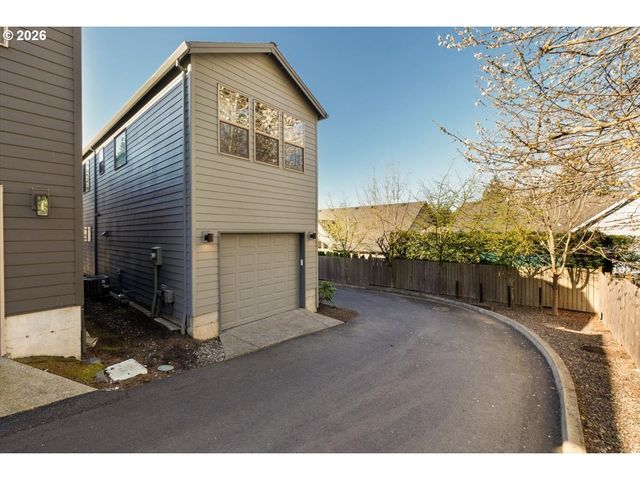 9043 Sw WEST HAVEN Dr, Portland, OR 97225