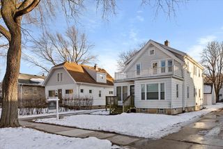 911 W Eula COURT #913, Glendale, WI 53209