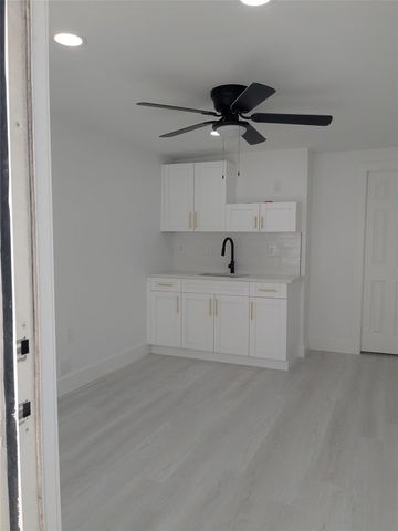 21 SE 11 Avenue Efficiency, Fort Lauderdale, FL 33301
