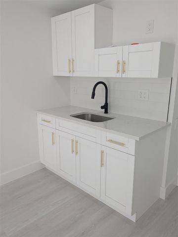 21 SE 11 Avenue Efficiency, Fort Lauderdale, FL 33301