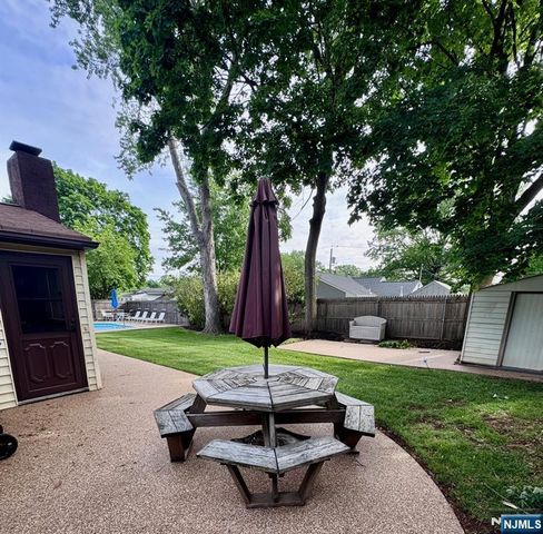 14 Berwick Way, Piscataway, NJ 08854