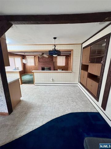 14 Berwick Way, Piscataway, NJ 08854