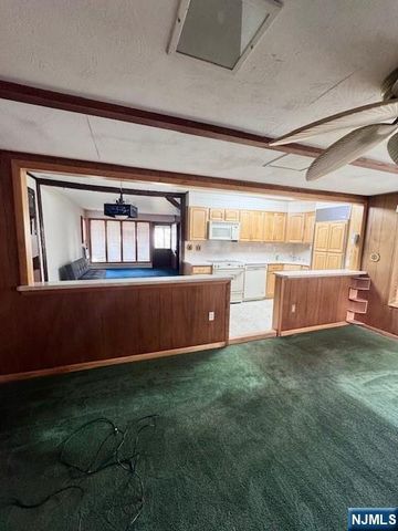 14 Berwick Way, Piscataway, NJ 08854