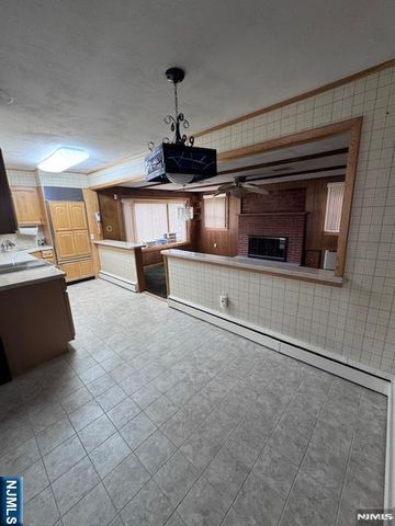 14 Berwick Way, Piscataway, NJ 08854