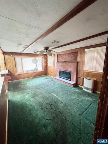 14 Berwick Way, Piscataway, NJ 08854