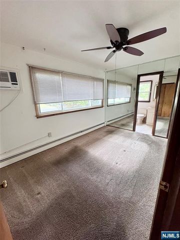 14 Berwick Way, Piscataway, NJ 08854