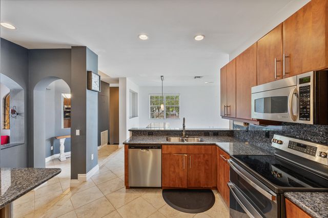 6380 BELLA Circle 905, Boynton Beach, FL 33437