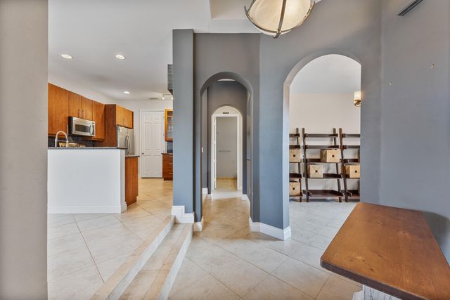 6380 BELLA Circle 905, Boynton Beach, FL 33437