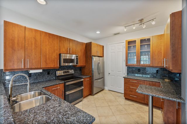 6380 BELLA Circle 905, Boynton Beach, FL 33437