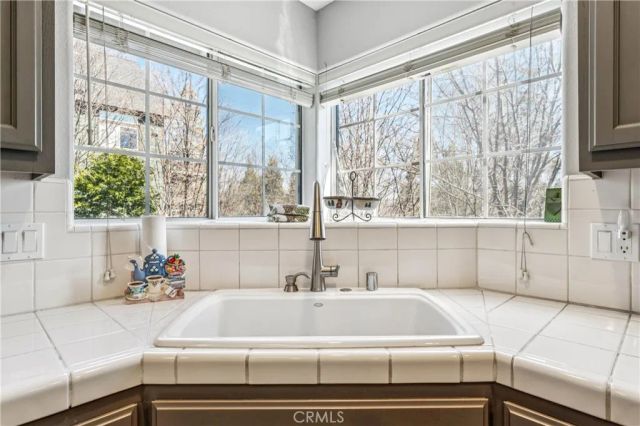 27487 North Bay, Lake Arrowhead, CA 92352