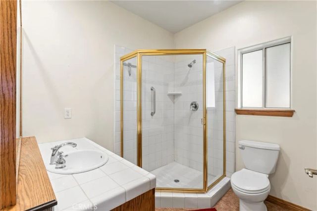 27487 North Bay, Lake Arrowhead, CA 92352