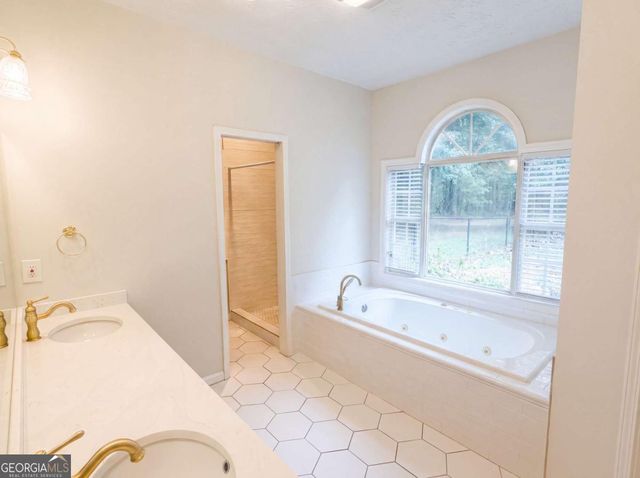 346 Carnation Drive, Social Circle, GA 30025
