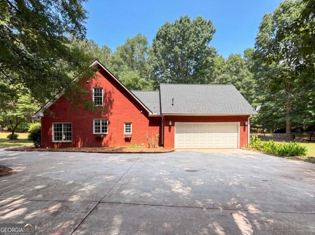 346 Carnation Drive, Social Circle, GA 30025