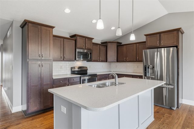 3413 NW Trestle Point Drive, Ankeny, IA 50023