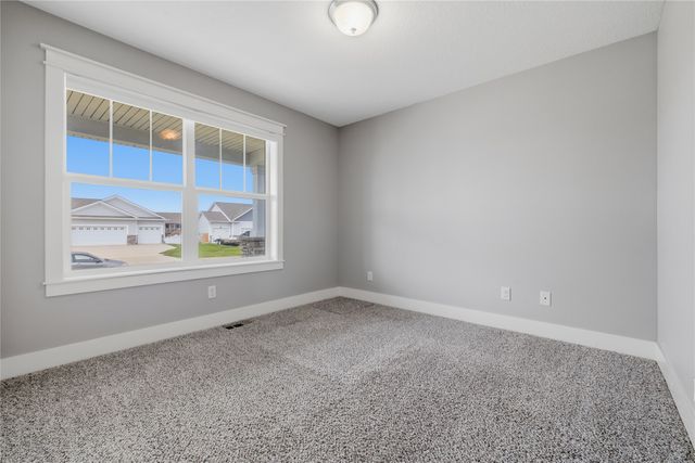 3413 NW Trestle Point Drive, Ankeny, IA 50023