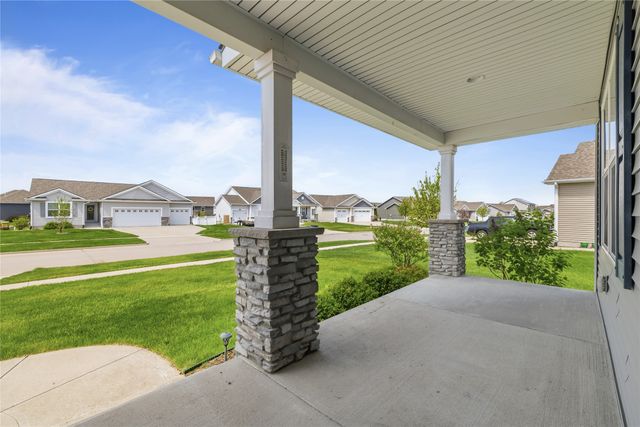 3413 NW Trestle Point Drive, Ankeny, IA 50023