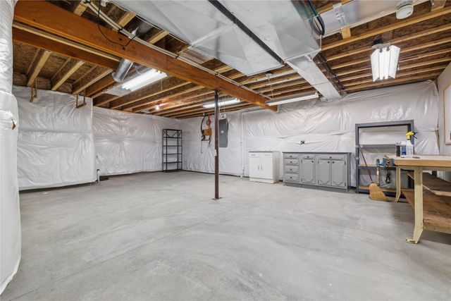3413 NW Trestle Point Drive, Ankeny, IA 50023