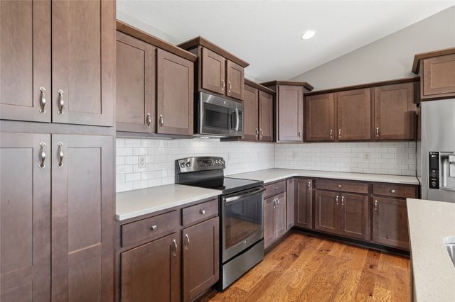 3413 NW Trestle Point Drive, Ankeny, IA 50023
