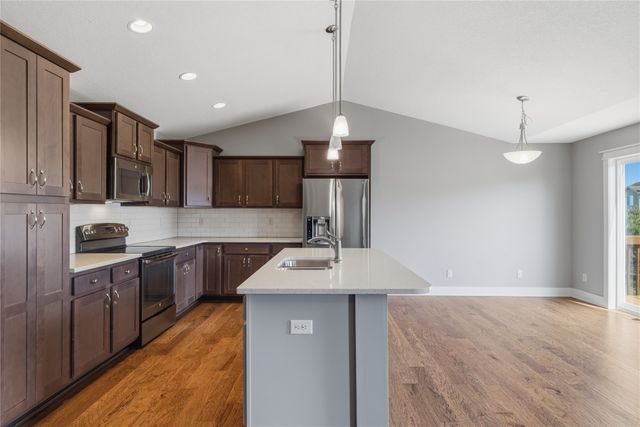 3413 NW Trestle Point Drive, Ankeny, IA 50023