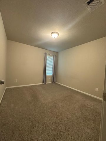 627 W Live Oak Street, Angleton, TX 77515